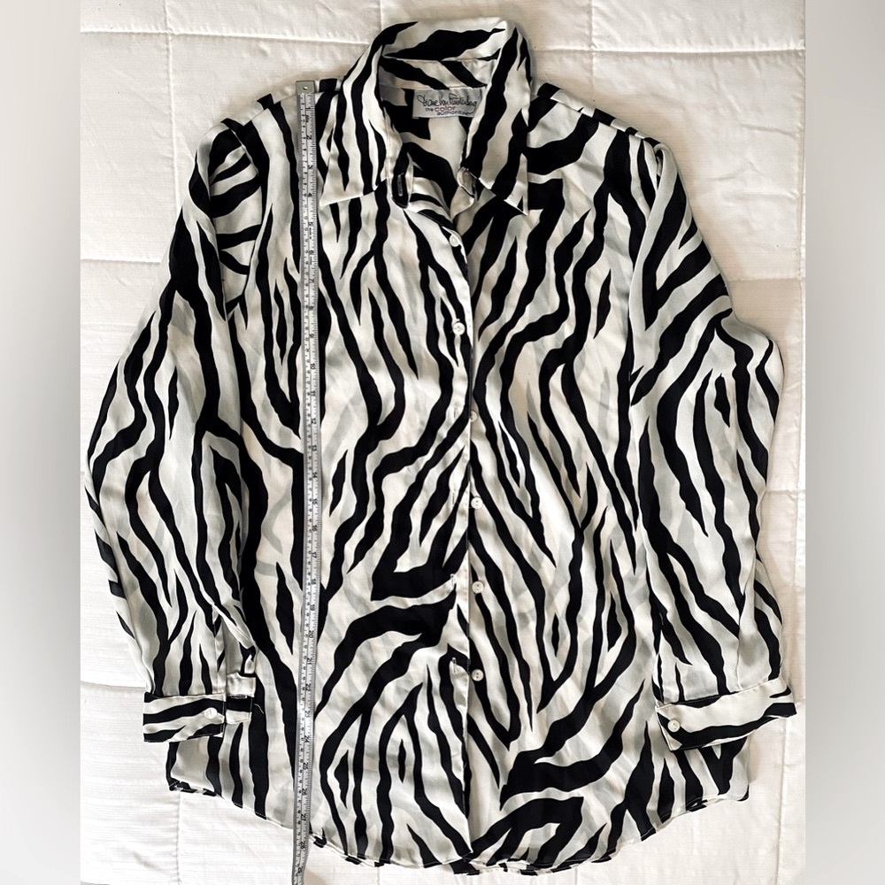 Diane Von Furstenberg  Oversized Button up light weight blouse long sleeve…